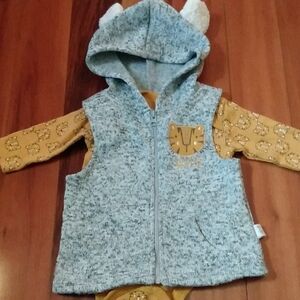 Duck Duck Goose Boys 0-3 Months Hooded Zip Up Vest with Matching Lion Bodysuit
